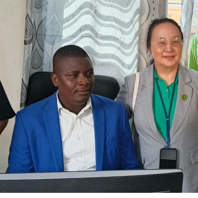 Razacques PENOU, Conseiller Nutritionnel et Prof. Demin Li, Professeure chez GreenWorld Victory Team à Lomé