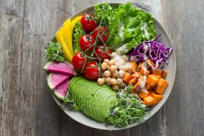 Plat équilibré et compléments alimentaires de santé naturelle